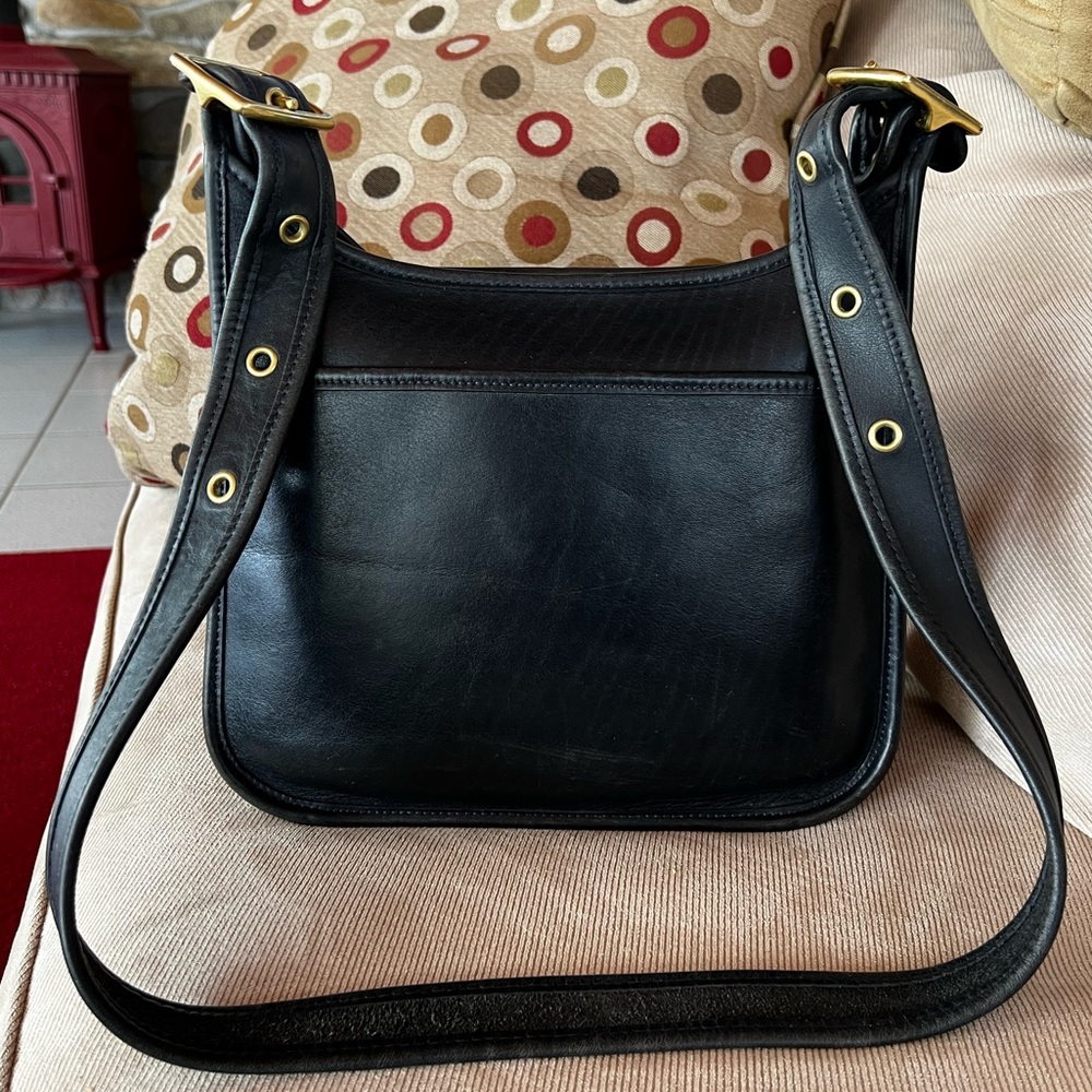 Vintage 99, Coach “ Legacy Zip” #9966 In Gorgeous Navy/Brass! No Hang Tag
